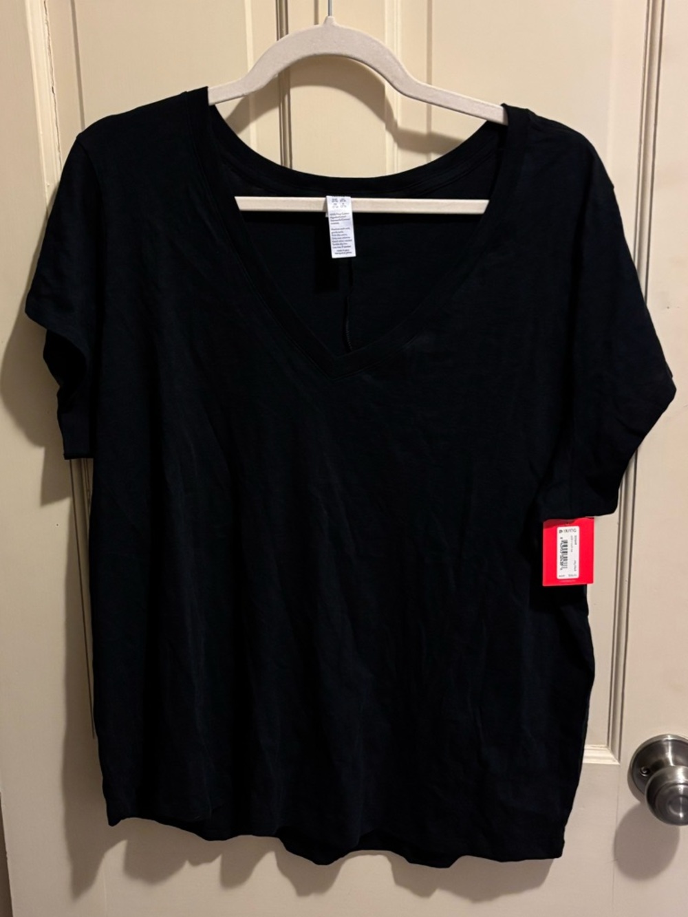 SPANX Solid V-Neck Tee 1X Very Black
